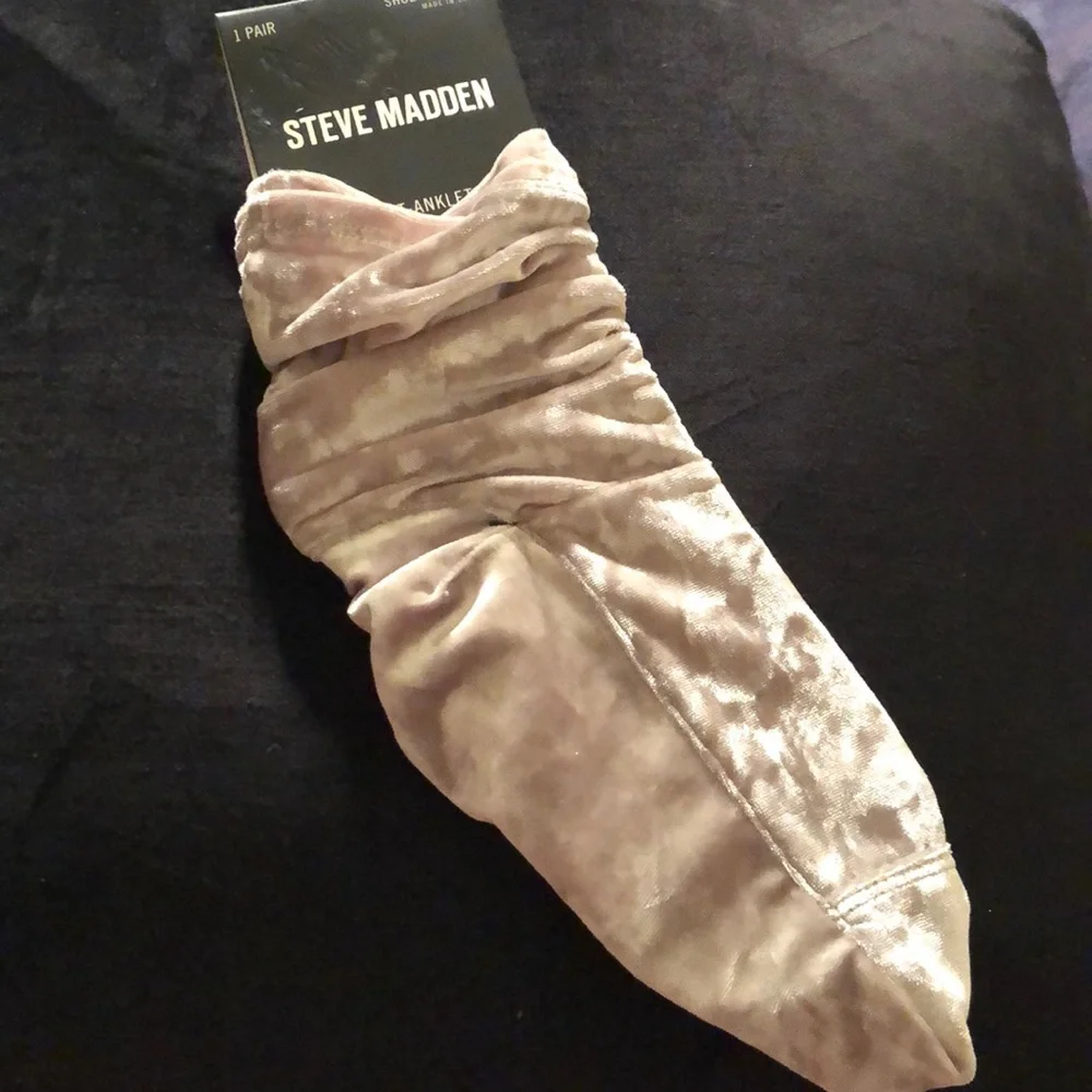 Steve Madden Silver Velvet Anklets